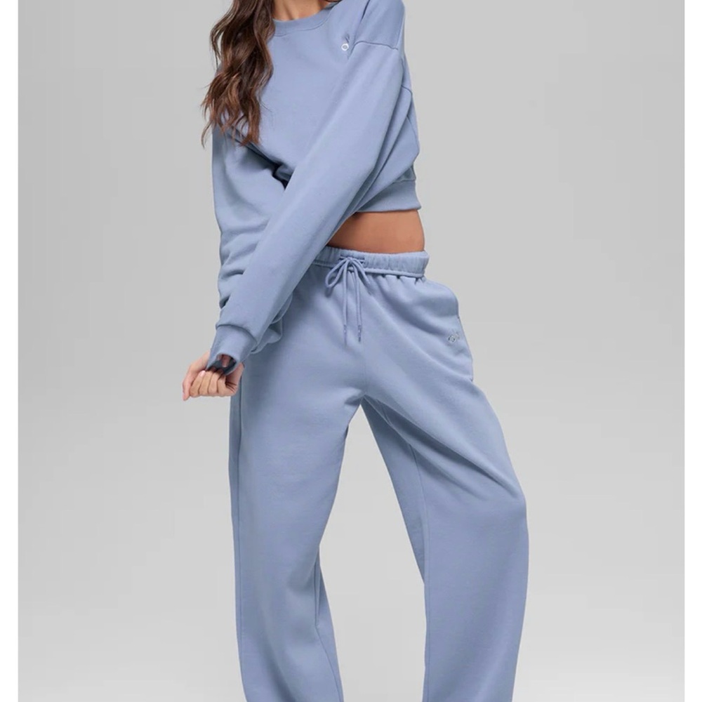 ALO Yoga Winter Frost Cropped Crewneck